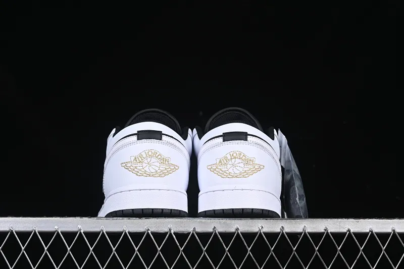 All categories Air Jordan Jordan series basketball shoes Air Jordan 1 Low Air Jordan 1 Low AJ1 Joe 1 reverse panda low-top cultural basketball shoes 553560-172